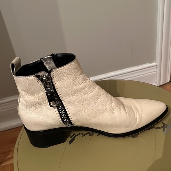 Soft supple slightly off-white leather booties - Picture 9 of 9